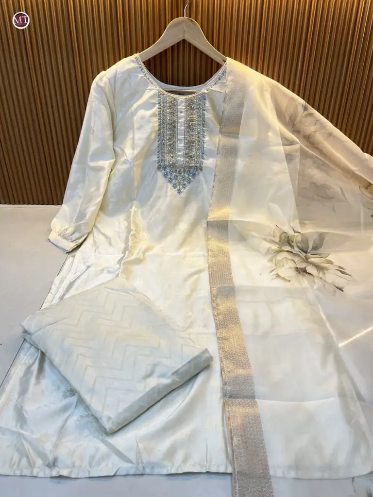 Off-White-Floral-Embroidered-Kurta-Set-with-Banarasi-Dupatta1.webp