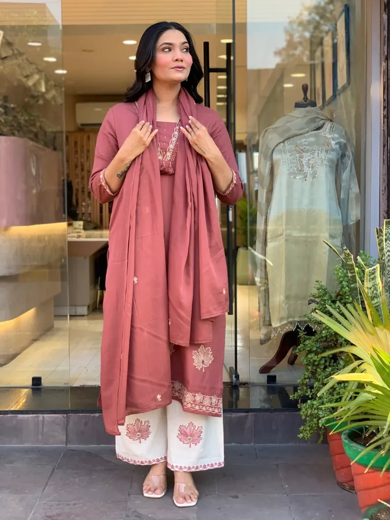 Pure-Cotton-60*60-A-Line-Embroidered-Kurta-Pant-Set-with-Malmal-Dupatta6.webp