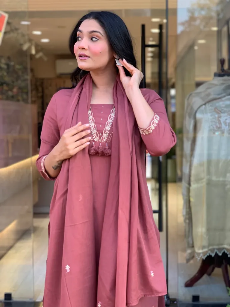 Pure-Cotton-60*60-A-Line-Embroidered-Kurta-Pant-Set-with-Malmal-Dupatta3.webp