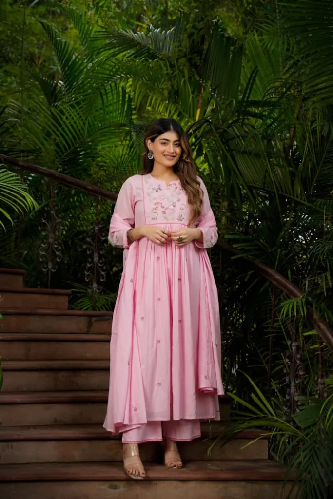 Festival-Special-Chanderi-Silk-Gorgeous-Embroidered-Kurti-Matching-Pants-and-Chanderi-Dupatta-Set-Pink2.webp