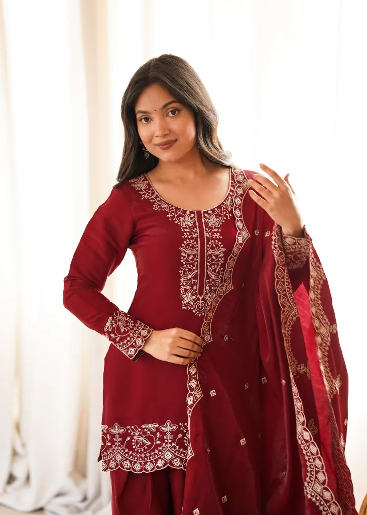 Glass-Roman-Silk-Embroidered-Top-with-Coordinating-Dupatta-and-Farshi-Shalwar-Set7.webp