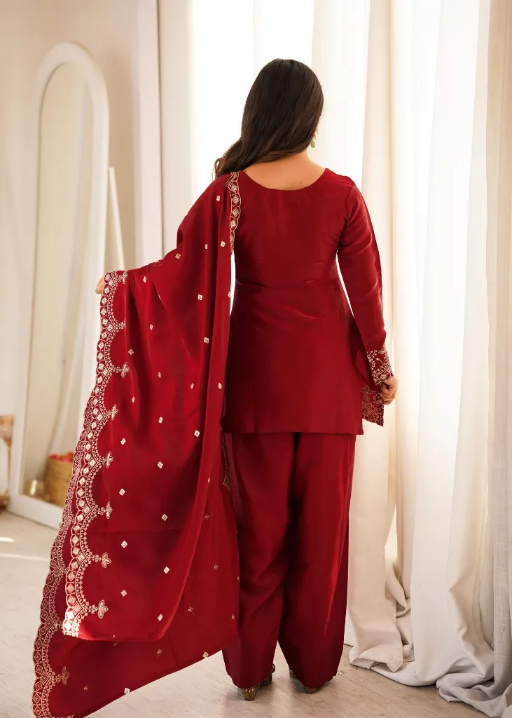 Glass-Roman-Silk-Embroidered-Top-with-Coordinating-Dupatta-and-Farshi-Shalwar-Set8.webp
