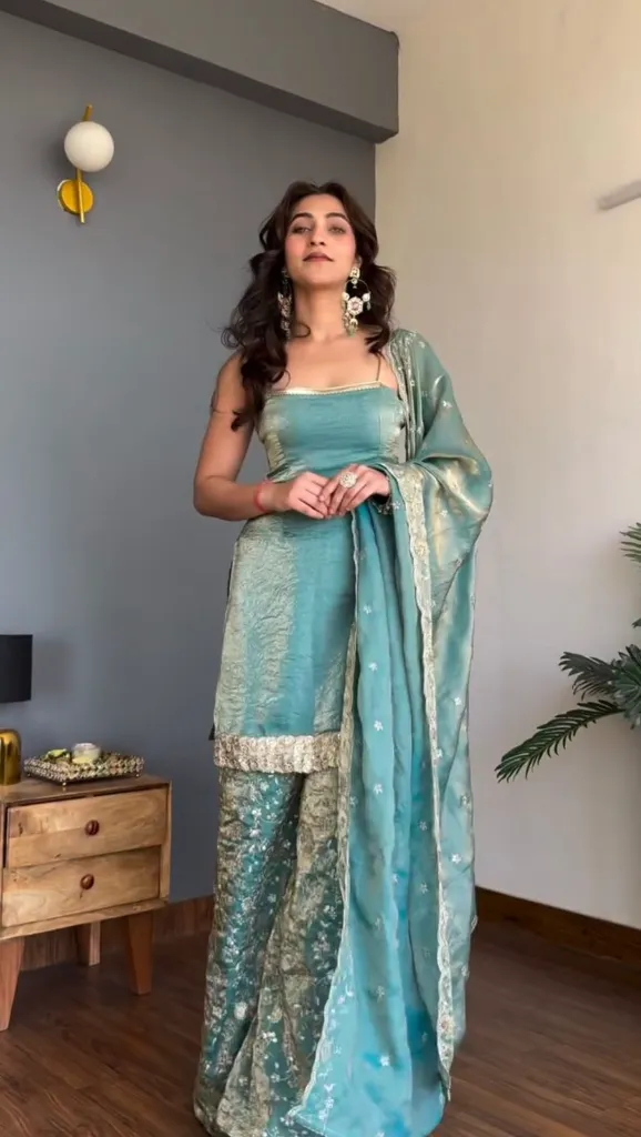 Exclusive Fendy Silk Thread and Sequence Embroidered Tunic, Matching Elastic Palazzo, and Border Work Dupatta 3-Piece Set2.webp